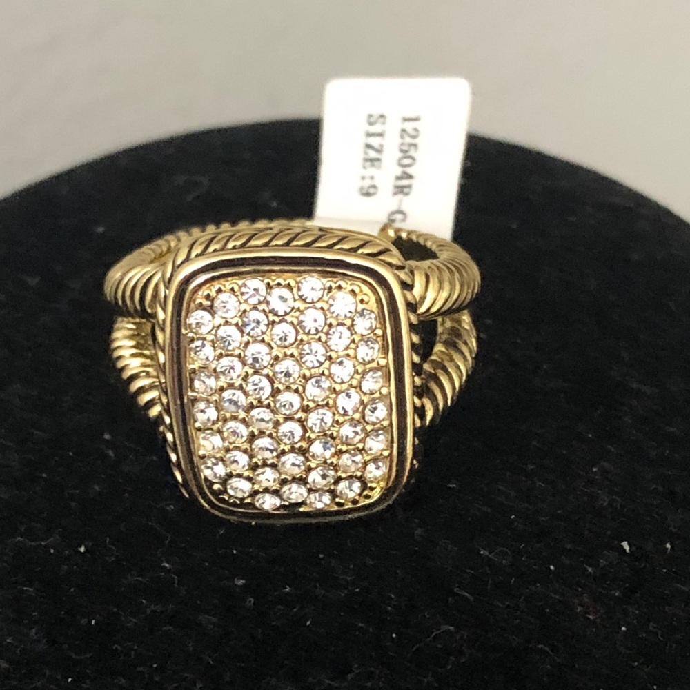 - Gold Sequence Ring - Picture 3 of 7